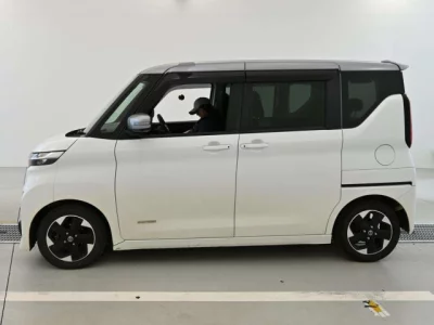 Nissan ROOX  с аукциона в Японии