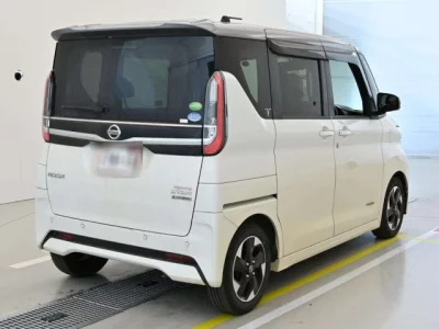 Nissan ROOX  с аукциона в Японии