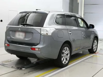 Mitsubishi OUTLANDER PHEV