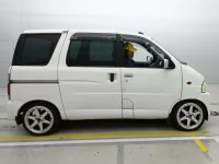 Daihatsu Atrai Wagon лот № 95005 оценка 99  с аукциона в Японии 2