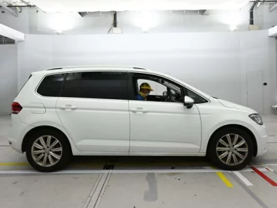 Volkswagen GOLF TOURAN