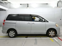 Toyota NOAH лот № 30309 оценка 3  с аукциона в Японии 2