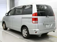 Toyota NOAH лот № 30309 оценка 3  с аукциона в Японии 5