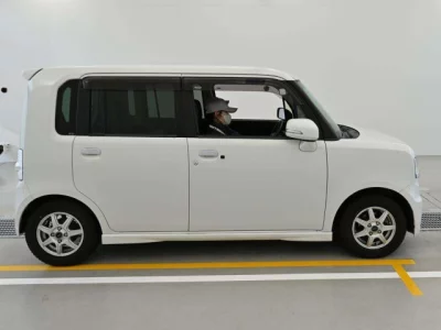 Toyota Pixis Space