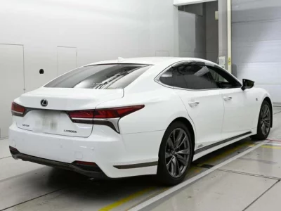 Lexus LS