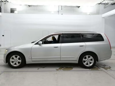 Nissan Stagea