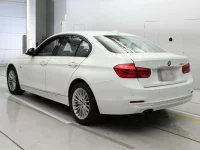 BMW 3-Series лот № 38008 оценка 4.5  с аукциона в Японии 5