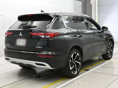 Mitsubishi OUTLANDER PHEV