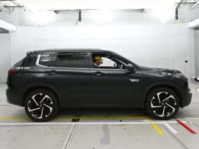 Mitsubishi OUTLANDER PHEV