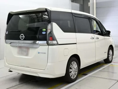 Nissan SERENA  с аукциона в Японии
