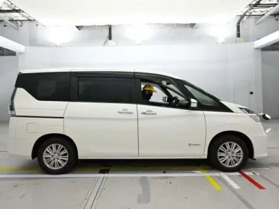 Nissan SERENA  с аукциона в Японии