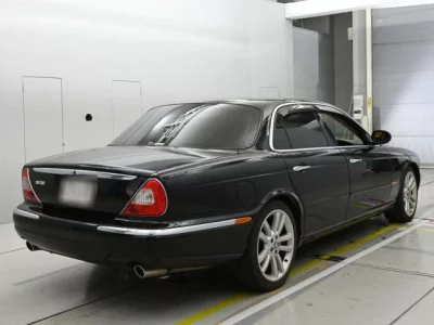 Jaguar XJ SERIES