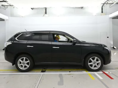 Mitsubishi OUTLANDER  с аукциона в Японии