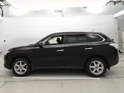 Mitsubishi OUTLANDER  с аукциона в Японии