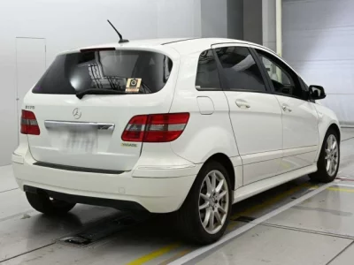 Mercedes-Benz B CLASS