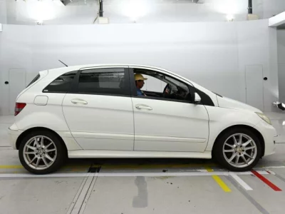 Mercedes-Benz B CLASS