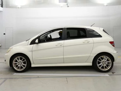 Mercedes-Benz B CLASS