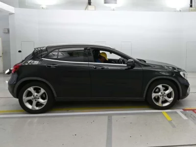 Mercedes-Benz GLA CLASS