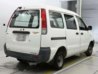 Toyota LITE ACE VAN лот № 40105 оценка 3  с аукциона в Японии 1