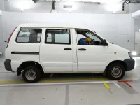 Toyota LITE ACE VAN лот № 40105 оценка 3  с аукциона в Японии 2