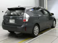 Toyota PRIUS ALPHA лот № 10156 оценка 3  с аукциона в Японии 1