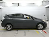 Toyota PRIUS ALPHA лот № 10156 оценка 3  с аукциона в Японии 2