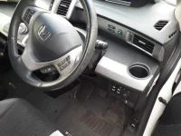 Honda FREED лот № 30484 оценка 4  с аукциона в Японии 8