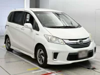 Honda FREED лот № 30484 оценка 4  с аукциона в Японии 4