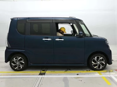 Daihatsu TANTO  с аукциона в Японии