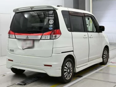 Mitsubishi DELICA D2