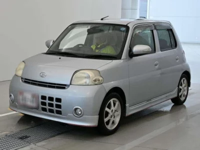 Daihatsu Esse