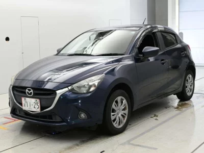 Mazda DEMIO  с аукциона в Японии
