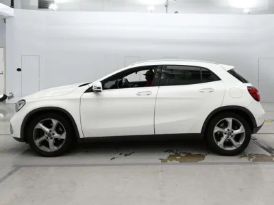 Mercedes-Benz GLA CLASS