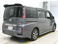 Honda STEP WAGON лот № 30600 оценка 3.5  с аукциона в Японии 1