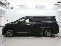 Nissan ELGRAND лот № 30613 оценка 3  с аукциона в Японии 3