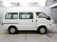 Mazda BONGO VAN лот № 40128 оценка 3.5  с аукциона в Японии 2
