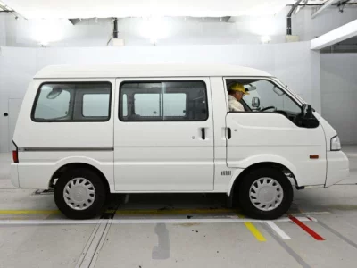 Mazda BONGO VAN  с аукциона в Японии