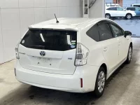 Toyota PRIUS ALPHA лот № 3006 оценка 3.5  с аукциона в Японии 1