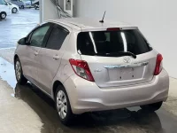 Toyota VITZ лот № 3095 оценка 3.5  с аукциона в Японии 4
