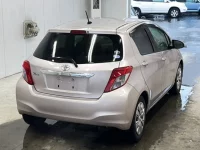 Toyota VITZ лот № 3095 оценка 3.5  с аукциона в Японии 1