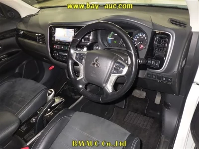 Mitsubishi OUTLANDER PHEV