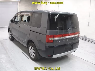 Mitsubishi DELICA D5  с аукциона в Японии
