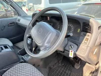 Toyota HIACE лот № 80008 оценка X  с аукциона в Японии 2