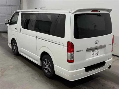 Toyota HiAce Van