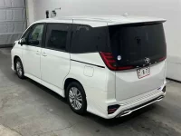 Toyota NOAH лот № 85020 оценка R  с аукциона в Японии 1