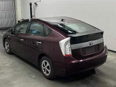 Toyota PRIUS PHV  с аукциона в Японии