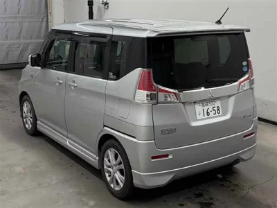 Mitsubishi DELICA D2