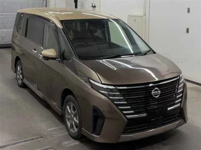 Nissan SERENA  с аукциона в Японии