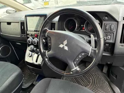 Mitsubishi DELICA D5  с аукциона в Японии