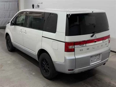 Mitsubishi DELICA D5  с аукциона в Японии